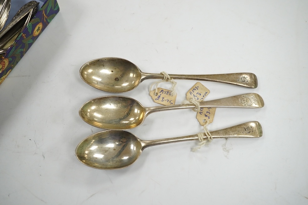 Two silver fruit knives, one other pocket knife and a quantity of other items including sundry minor silver flatware, 18.3oz. Condition - poor to fair